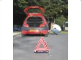 A quelle distance le triangle de prsignalisation doit-il tre plac sur la chausse en cas de panne du vhicule ?