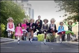 En Irlande, une danse folklorique pratique s'appelle :