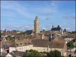 Terminons ce petit parcours dans le dpartement de l'Eure avec les habitants de la ville de Verneuil-sur-Avre dont le nom est ...