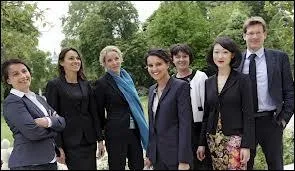 Dans le gouvernement actuel, il y a deux ministres du parti Europe cologie Les Verts :