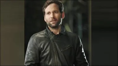 Quel est le nom complet d'August ?