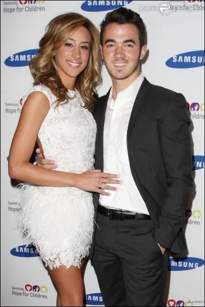 Comment s'appelle la femme de Kevin Jonas ?