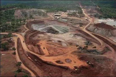 Dans ce film documentaire de Thierry Michel, Mose Katumbi est le gouverneur de la province minire qui tente de s'adapter  la mondialisation.