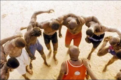 Dans ce film de Cheikh A. N'Diaye, Andr, un camionneur lutteur sngalais, sauve le jeune Nalla de l'assaut d'un groupe de voyous. Entre les deux nat une profonde amiti.