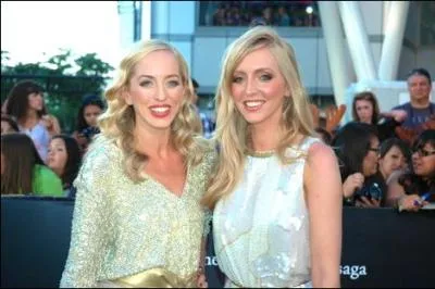 Comment se prnomment ses deux grandes surs ?