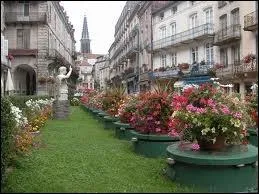 Je parts quelques jours  Plombires-les-Bains. Comment se nomment ses habitants ?