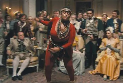 C'est un film de Abdellatif Kechiche. Saartjie quittait l'Afrique du Sud avec son matre, Caezar, et livrait son corps en pture au public londonien des foires aux monstres. Femme libre et entrave...