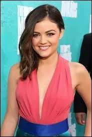 Quel ge avait-elle quand elle a rencontr Ashley Benson ?