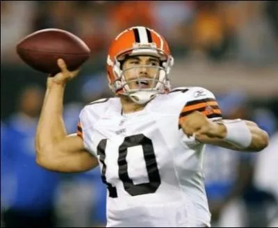 Dans quel sport volue un  quarterback  ?