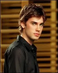 Drew Fuller a-t-il jou dans American Wives ?