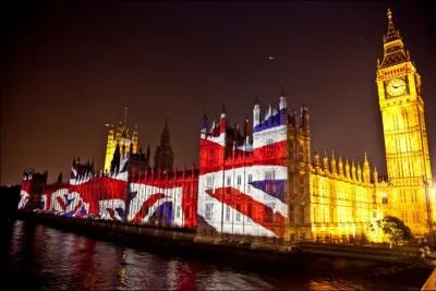 Dans cette chanson de Petula Clarck  A London (allons donc) , elle dit, dans le refrain : Allons donc London, allons donc London, allons donc London ...