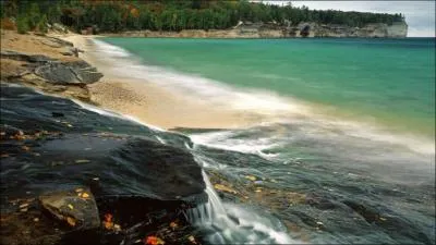 Quel rapport peut-il bien y avoir entre une plage et une arne romaine ?