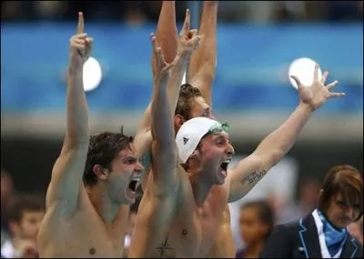 Qui sont les 4 hommes du relais 4x100 mtres en natation aux JO de Londres et quele mdaille ont ils eu ?