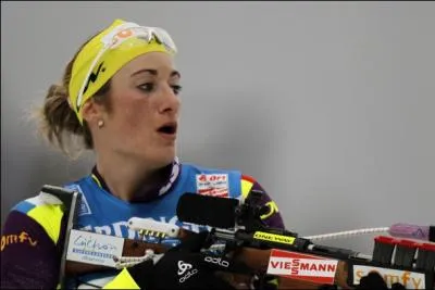 Qui est cette biathlte et combien de pourcentage a-t-elle au tir couch ?