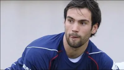 Qui est cette personne et dans quel club joue-t-elle ?