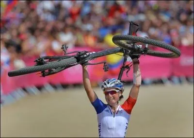 Qui est cette coureuse cycliste et d'o est-elle ?