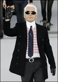 Karl Lagerfeld, le styliste bien connu qui prside depuis longtemps  la destine de la Maison de Haute couture Chanel, a une relation particulire  la cravate, laquelle ?