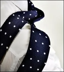 Quelle clbrit franaise tait connue pour ne porter que des cravates  pois ?