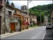 Les habitants de la commune d'Aubusson-d'Auvergne se nomment ...