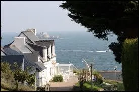 Les habitants de l'Ile d'Houat se nomment ...