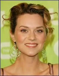 Dans  Les Frres Scott , comment est morte la mre de Peyton ?