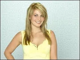 Dans  Championne  Tout Prix , pourquoi Lauren n'aime-t-elle pas Summer la petite amie de son pre ?