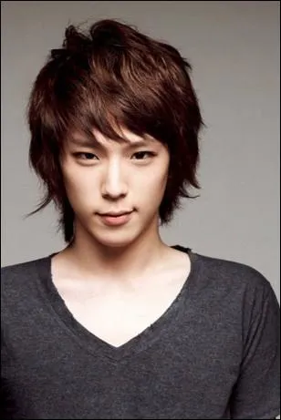 Qui est-il ? (chanteur et rappeur)