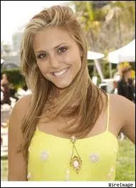 Pourquoi Lauren a-t-elle subi une opration ?