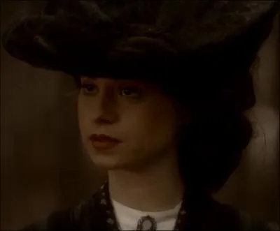 Comment s'appelait la Gilbert qui a tu Zachariah Salvatore en 1912 ?