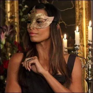 De qui Bonnie fait-elle la rencontre lors du bal masqu de l'pisode 07 de la saison 2 ?