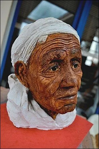 ( Cette personne est ) D� ...