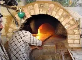 Qui le fait connat...