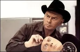 Cette crature, joue par l'acteur Yul Brynner, apparat dans le film Mondwest. Quelle est sa nature ?