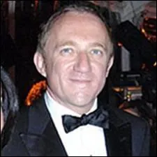 Elle est dsormais l'pouse de l'homme de la photographie, Franois-Henri Pinault (multimilliardaire), lequel avait dj sduit une autre trs belle jeune femme qui a pour nom ?