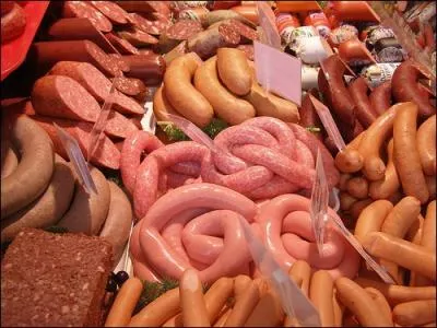 ''SPÉCIALITÉS CULINAIRES ET VILLES FRANÇAISES''
Quelle ville n'est pas connue pour ses saucisses ?
