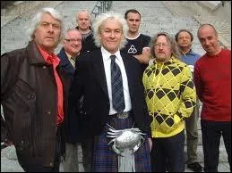 ''CHANSONS : LES ANIMAUX'' 
Et trois animaux d'un coup pour Tri Yann avec cette chanson que vous connaissez sûrement : ''Le Loup, le Renard et -------------'' .