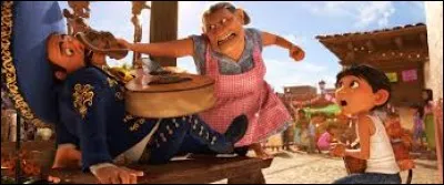 Quel petit job fait-il en dehors de l'école pour gagner son argent de poche ?