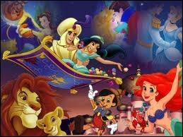 Que voit-on derrière Ariel et Pinocchio ?