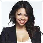 Avec combien de doigts est-elle ne ?