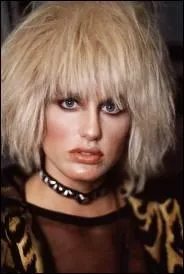 Celle-ci est aussi une crature, qu'interprte Daryl Hannah. De quel type est-elle ?