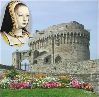 A Dinan, on peut admirer ce donjon dit de la duchesse Anne. Anne de Bretagne personnage historique important de cette rgion fut l'pouse de deux Rois de France ... .