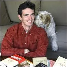 Voici Denis Westhof, avec son joli petit chien. Qui est Denis Westhof ?