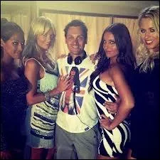 Qui apparat dans la saison 2 ?