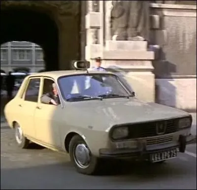 Un duo de flics : Michel Clment et Marcel Watrin, pour une premire tourne routinire dans Paris en Renault 12 ... .