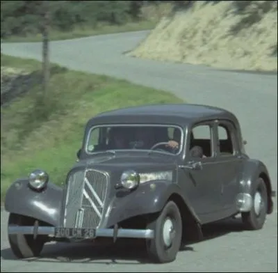La cavale de deux marginaux en Traction Avant dans la France des annes 70 ... .