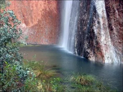 Pour admirer  Uluru Waterfalls , il vous faudra faire un trs long voyage en avion, afin de rejoindre ...