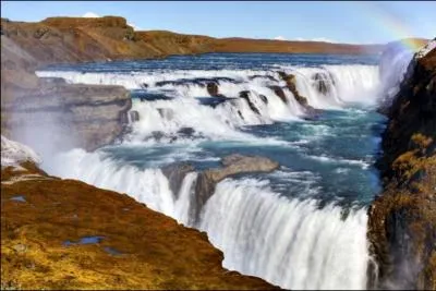 Dans quel froid pays allez-vous visiter la chute d'or de Gullfoss ?