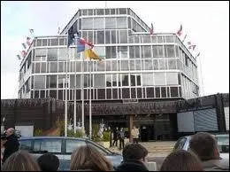 Terminons cette premire partie avec la deuxime ville de Meurthe-et-Moselle, c'est--dire Vanduvre-ls-Nancy. Comment s'appellent ses habitants ?