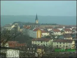 Quel est le nom des habitants de la ville de Joeuf ?