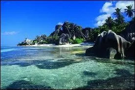 Terminons ce voyage avec les Seychelles, perle de l´océan...